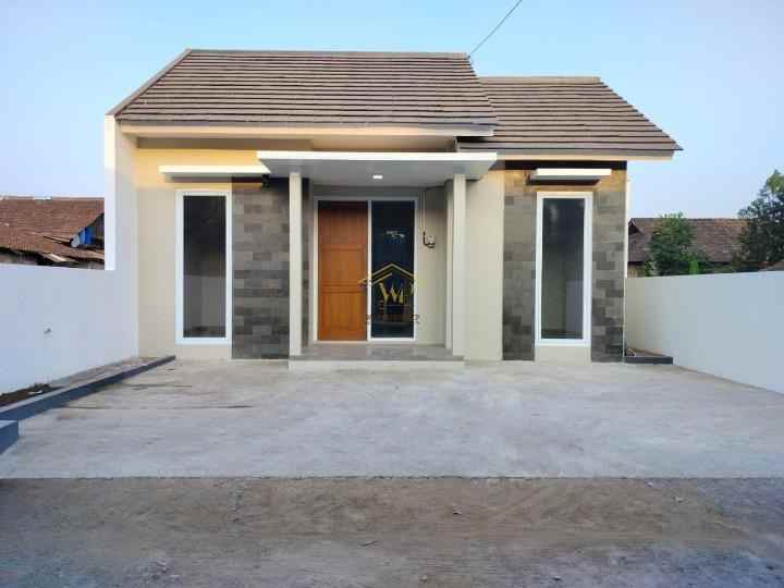 dijual rumah purwomartani kalasan