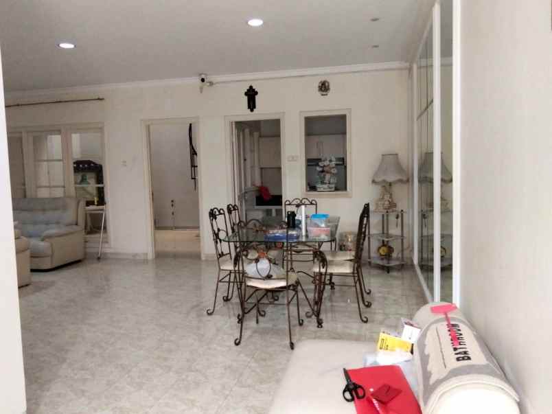 dijual rumah raffles hills housing