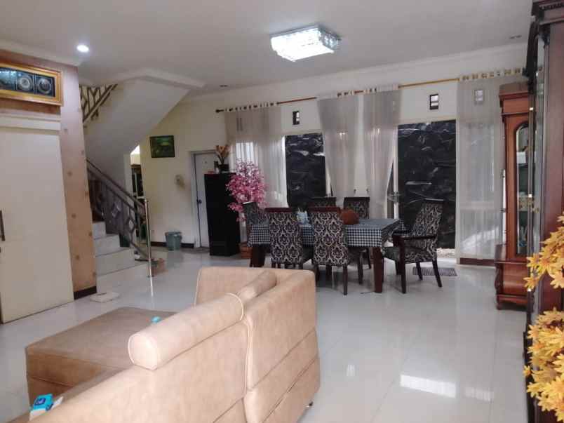 dijual rumah rancabolang