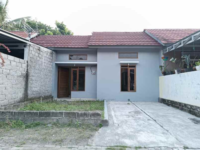 dijual rumah randusari kec prambanan