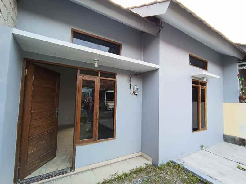 dijual rumah randusari kec prambanan