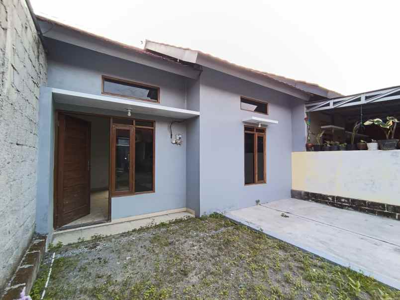 dijual rumah randusari kec prambanan