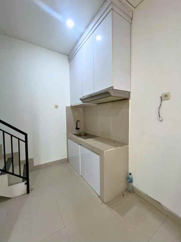 dijual rumah rawa buaya cengkareng