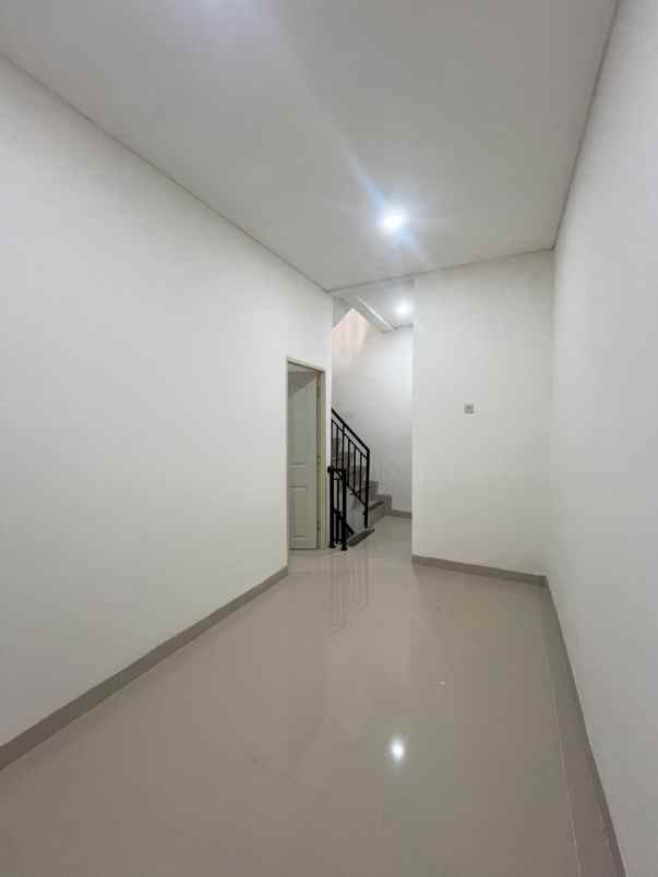 dijual rumah rawa buaya cengkareng