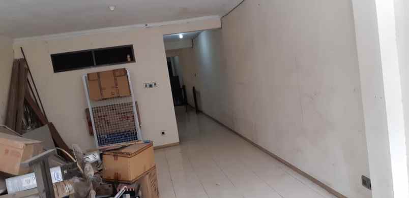 dijual rumah raya tenggilis