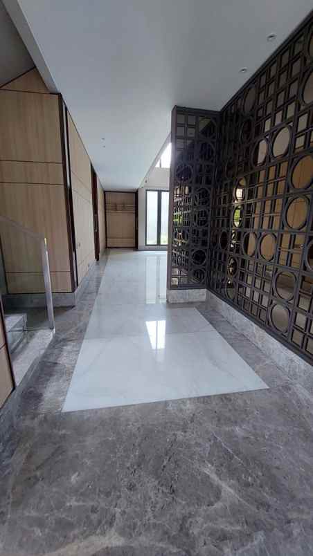 dijual rumah regency 21