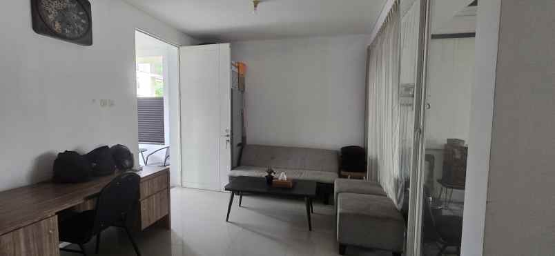 dijual rumah royal residence wiyung