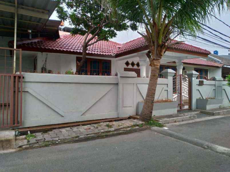 dijual rumah rumah di interkota indah