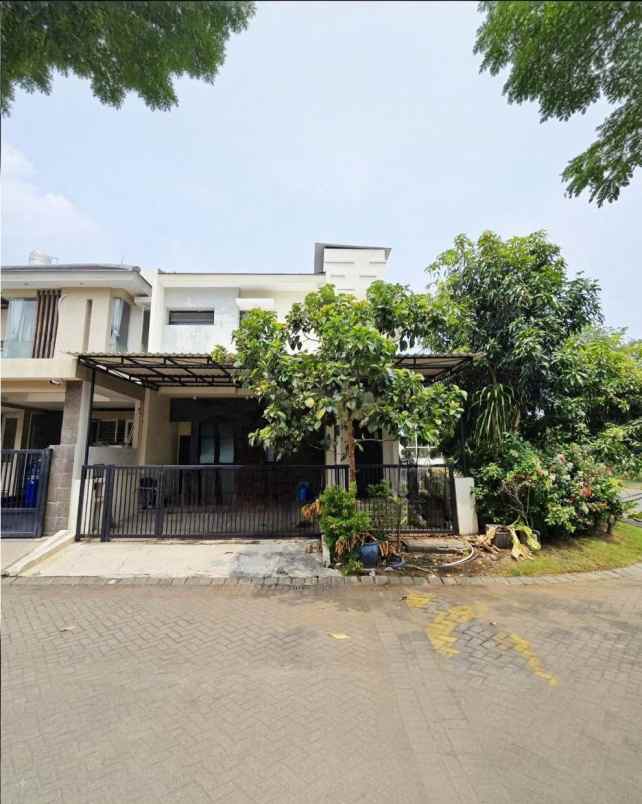 dijual rumah rumah florence pakuwon city