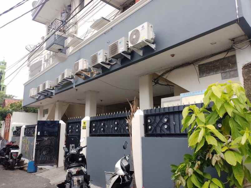 dijual rumah rumah kost di jln taman