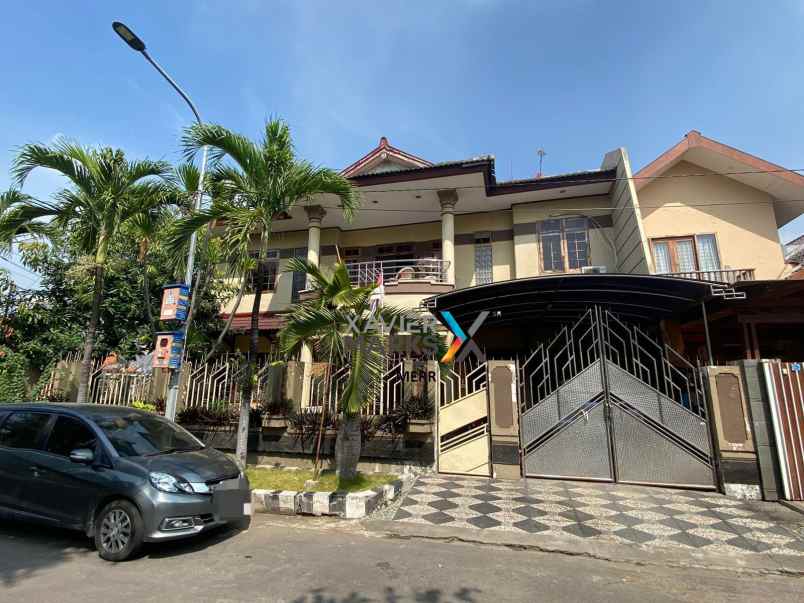 dijual rumah rungkut asri