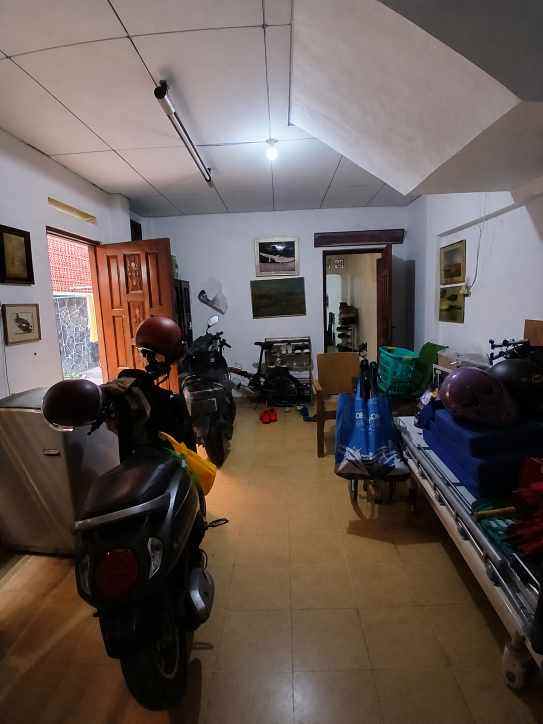 dijual rumah salemba