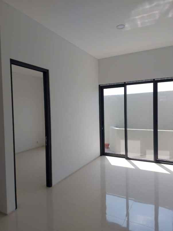 dijual rumah satelit utara