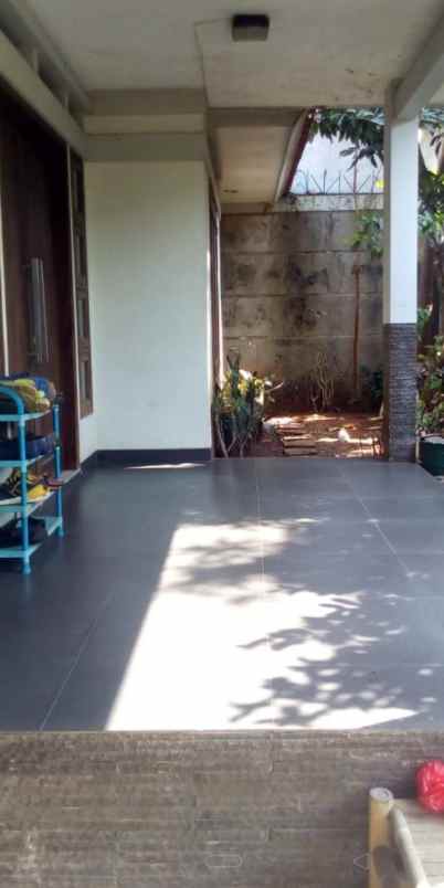 dijual rumah second asri di tanah baru depok