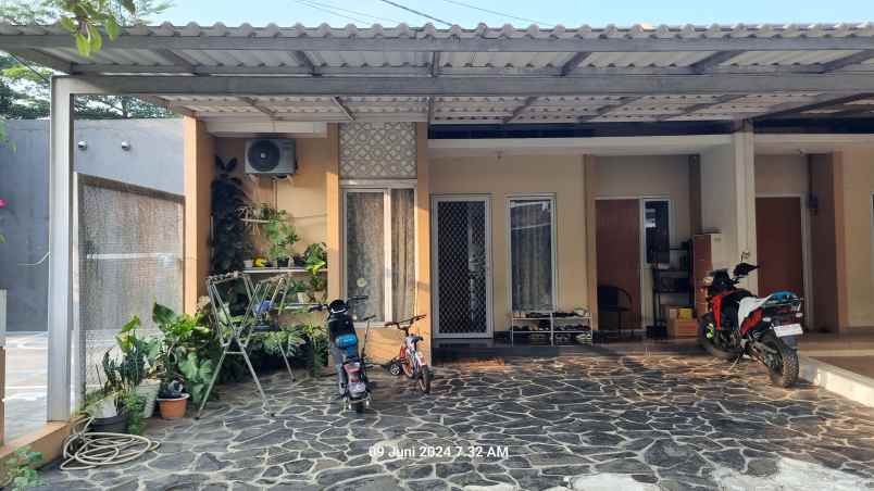 dijual rumah second hook terawat di pengasinan depok