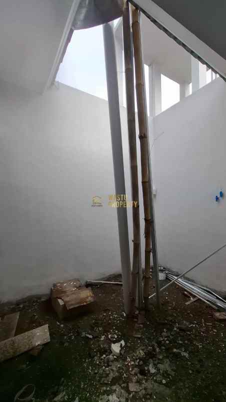 dijual rumah selomartani