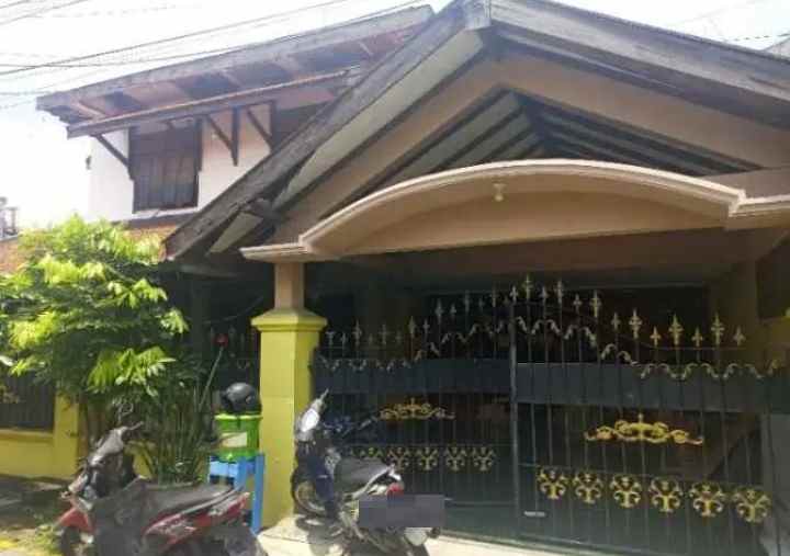 dijual rumah semampir tengah