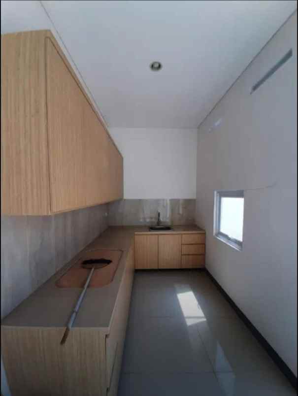 dijual rumah sembrani townhouse