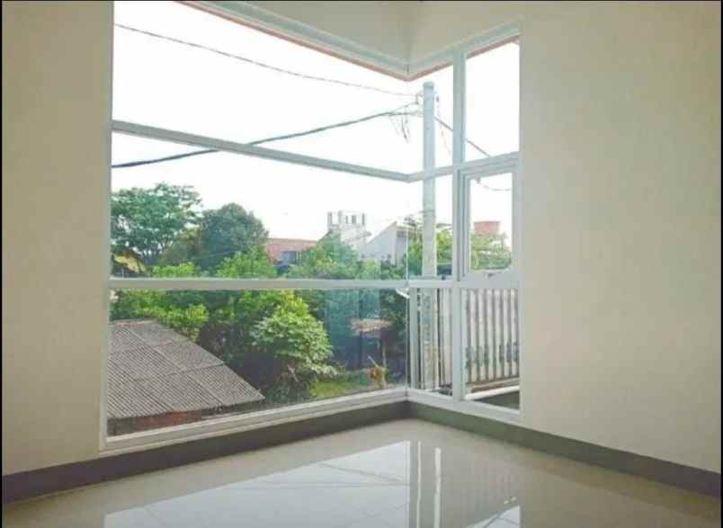 dijual rumah sembrani townhouse