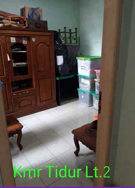 dijual rumah semper