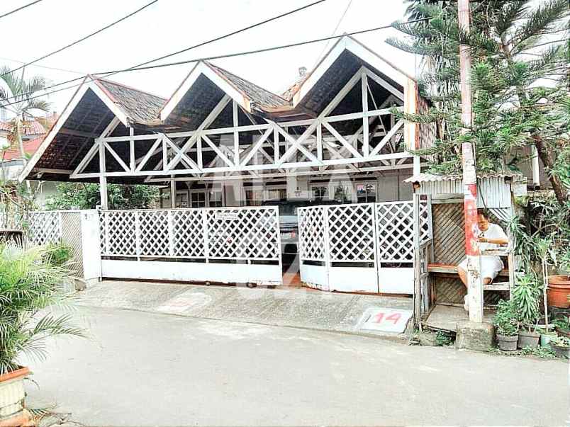 dijual rumah senen