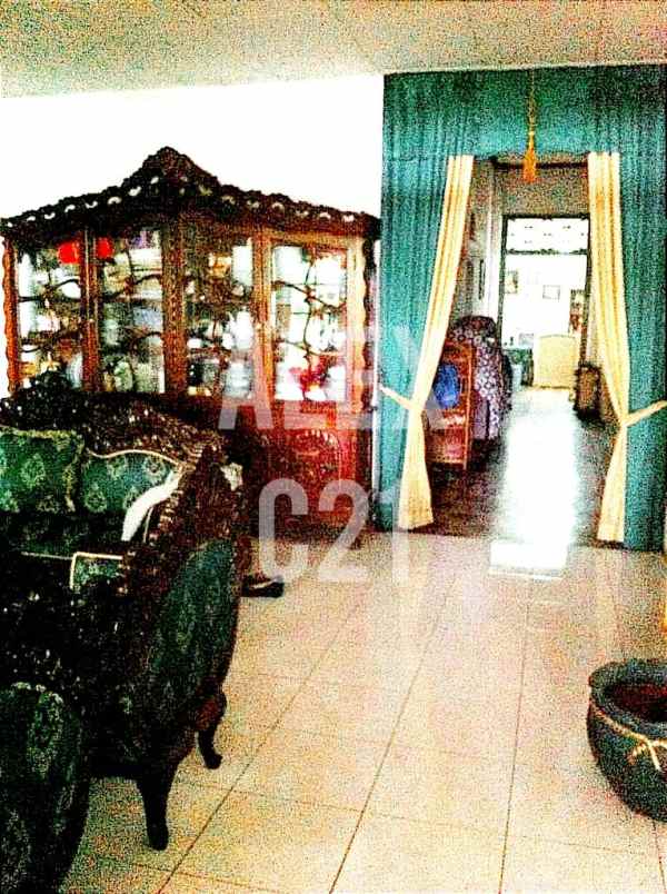 dijual rumah senen