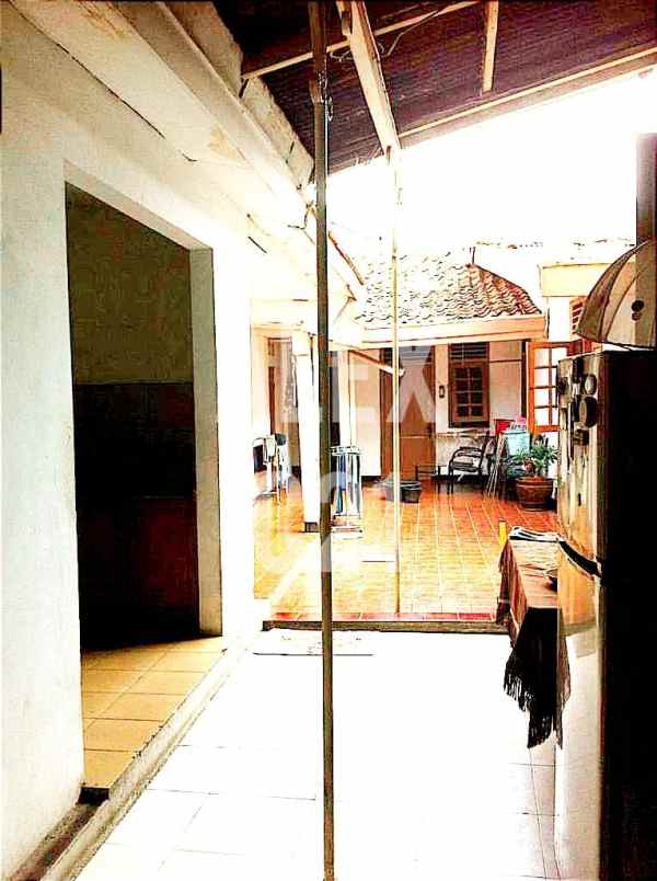 dijual rumah senen