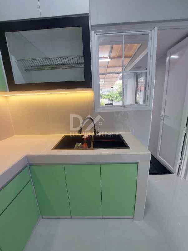 dijual rumah serpong park