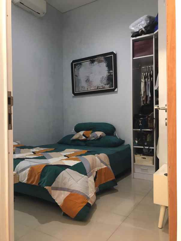 dijual rumah serua ciputat