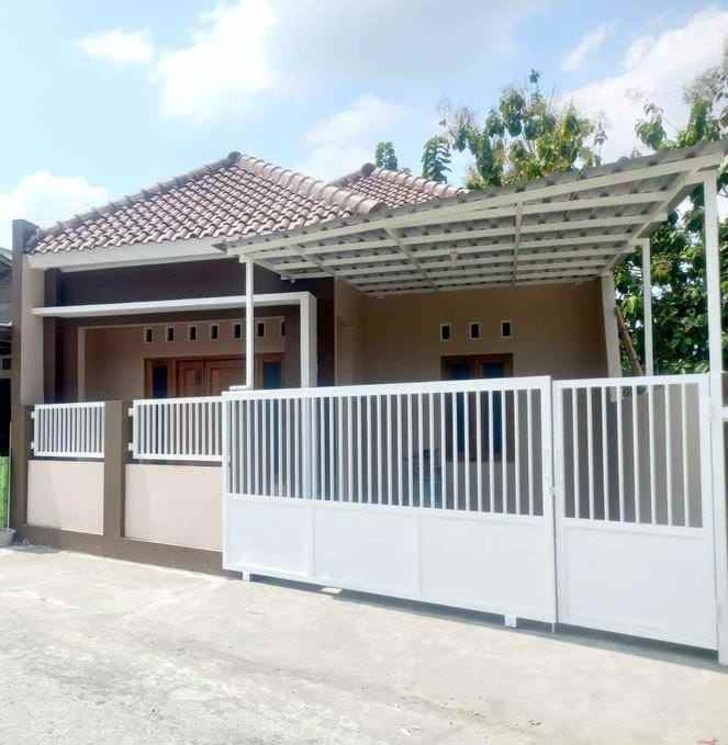 dijual rumah siap huni dekat kampus ukrim