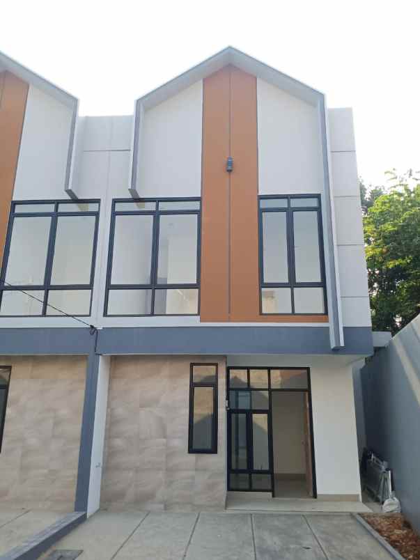 dijual rumah siap huni model modern di cirendeu