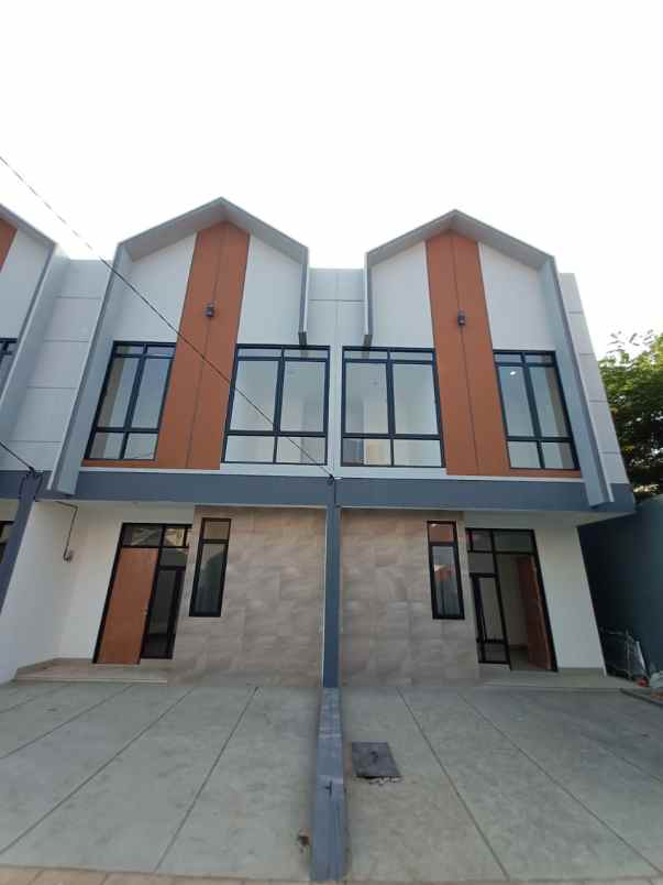 dijual rumah siap huni model modern di cirendeu