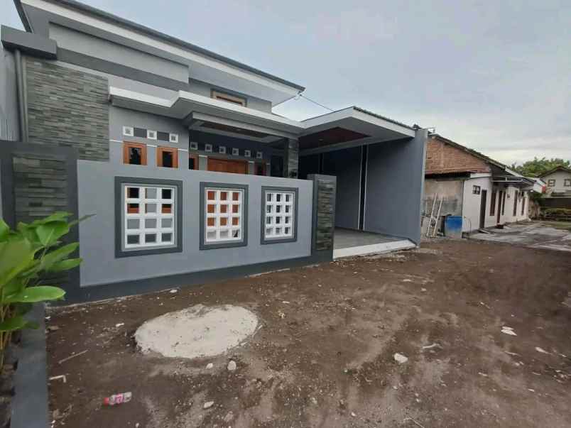 dijual rumah sidoarum