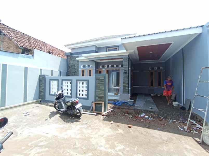 dijual rumah sidoarum