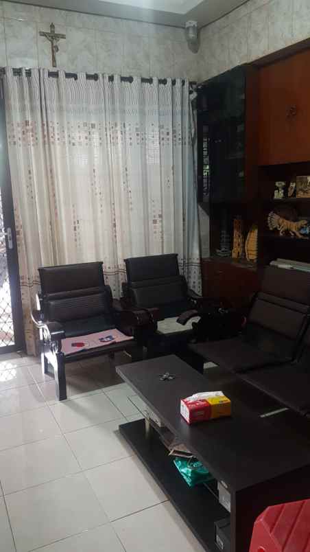 dijual rumah simo magerejo