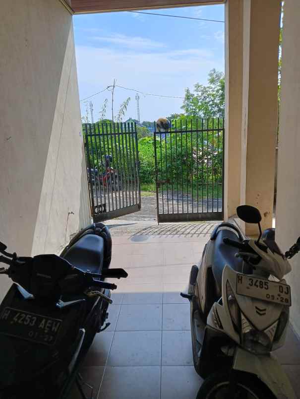 dijual rumah sinar waluyo