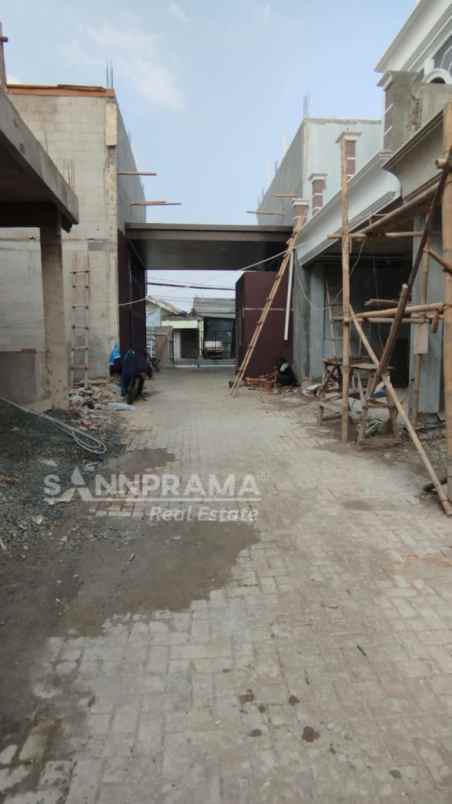 dijual rumah srengseng sawah