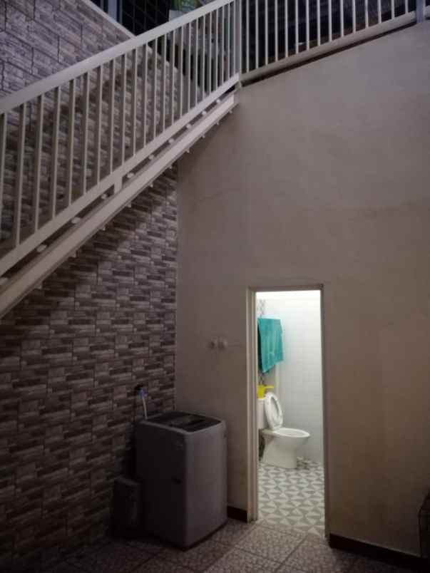 dijual rumah strategis