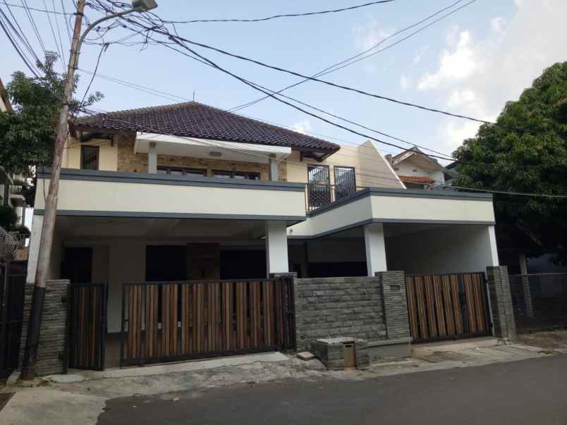 dijual rumah strategis termurah dekat pondok indah