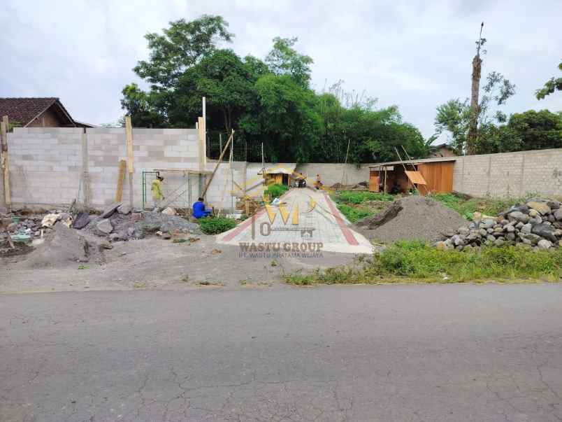 dijual rumah sumberharjo prambanan