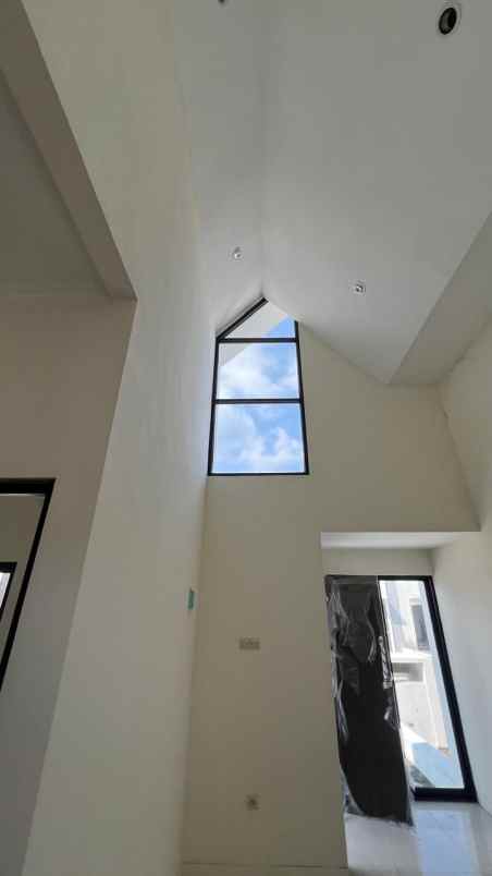 dijual rumah surya breeze cluster garden