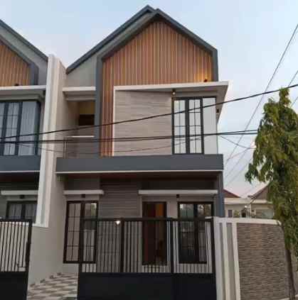 dijual rumah sutorejo