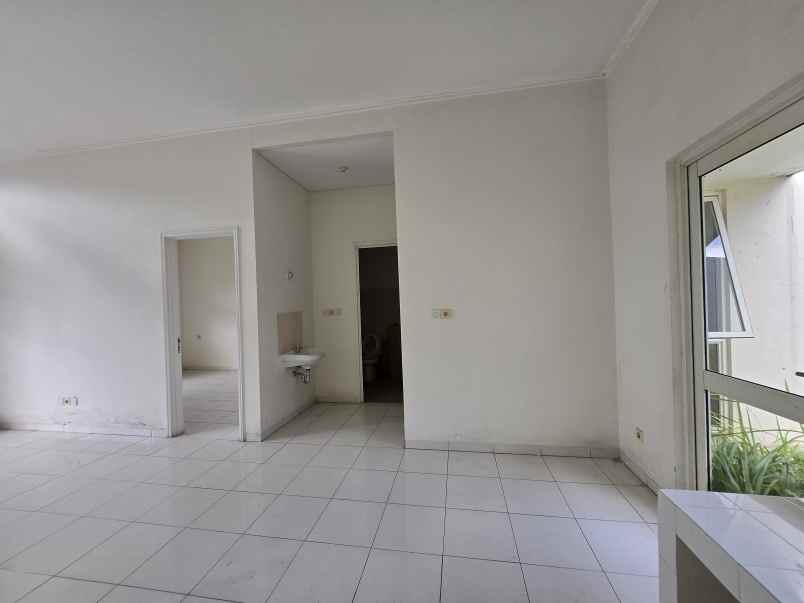 dijual rumah suvarna sutera cluster