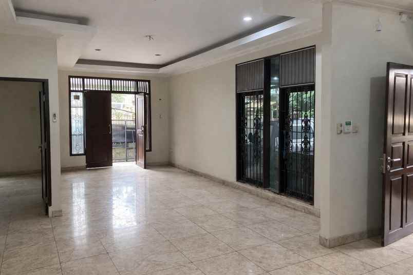 dijual rumah taman buaran