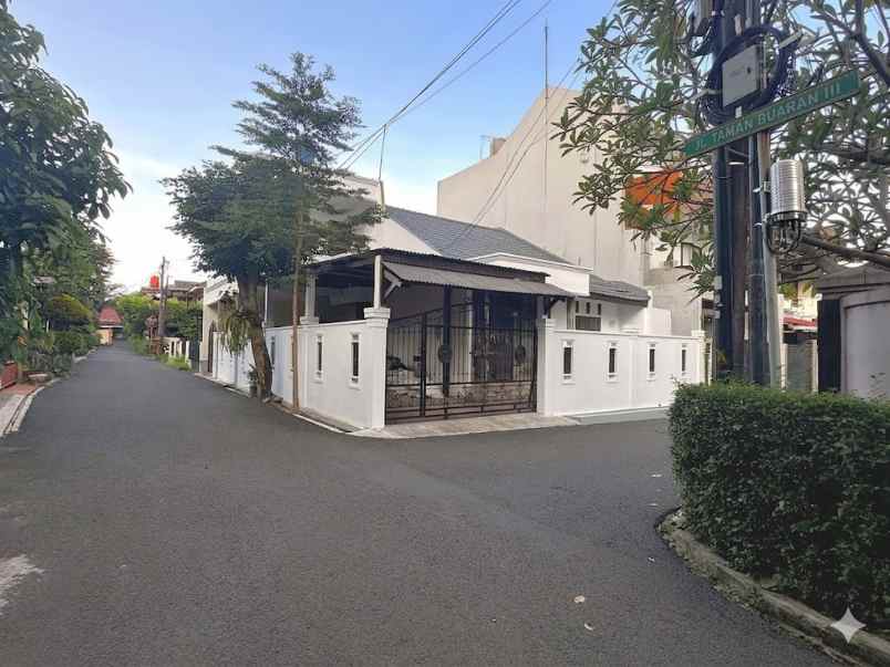 dijual rumah taman buaran