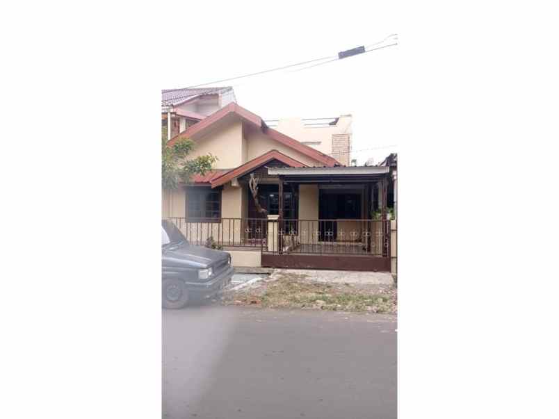 dijual rumah taman cimanggu tanah