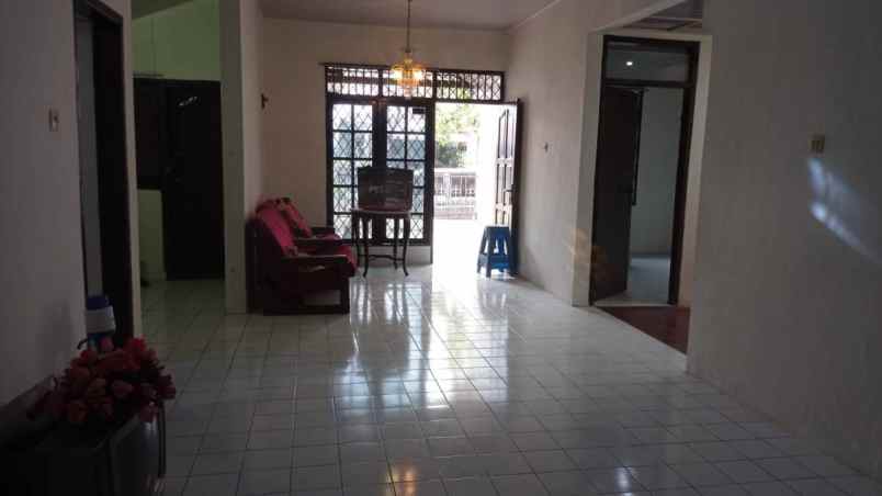 dijual rumah taman cimanggu tanah