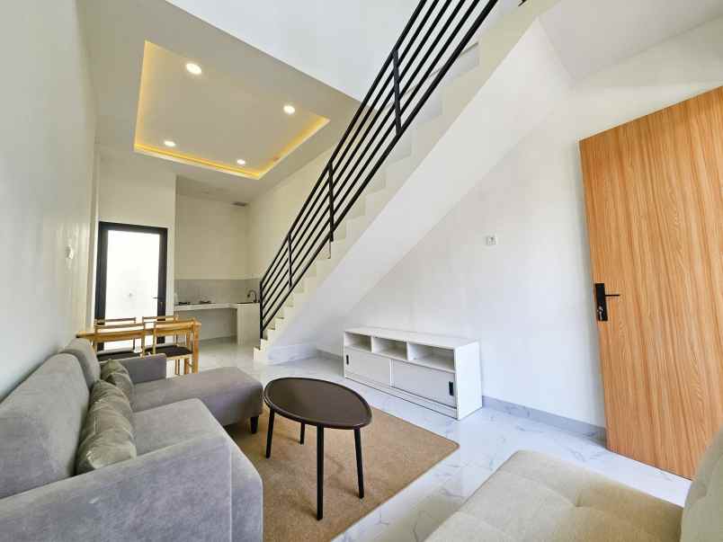 dijual rumah taman harapan baru