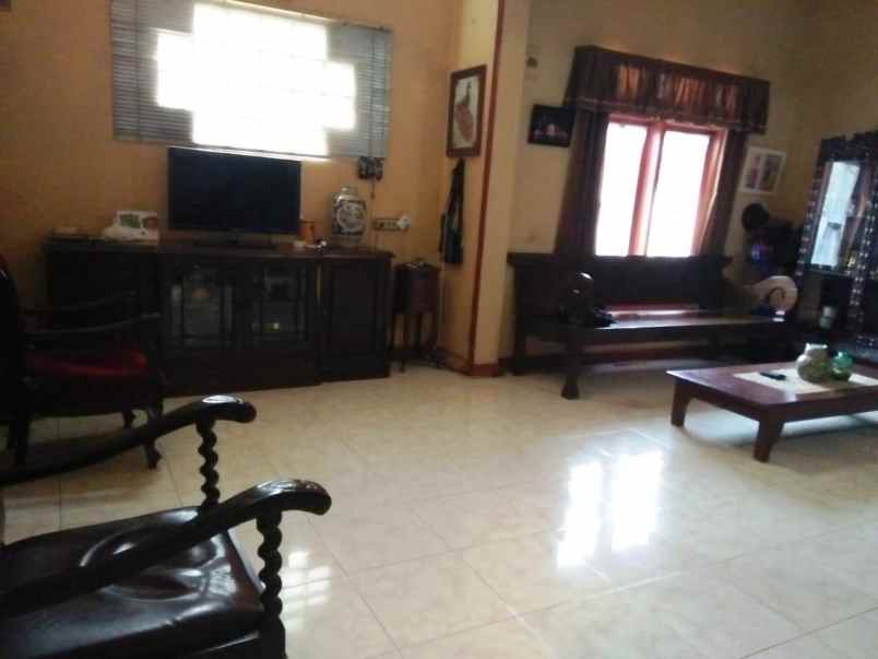 dijual rumah taman saturnus margahayu raya