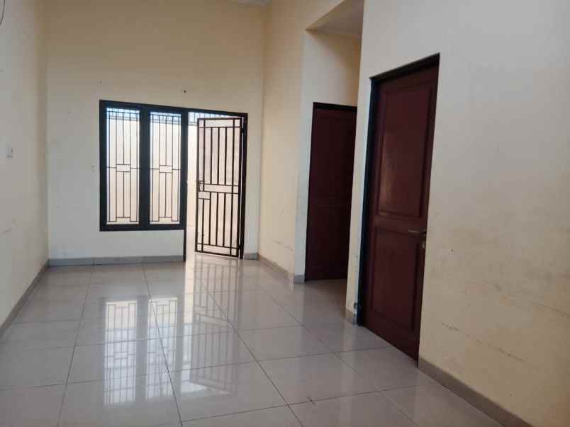 dijual rumah taman surya indah